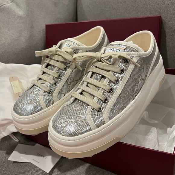 New Gucci Silver Metallic Tennis 1977 Trek GG Monogram Platform Sneakers - Picture 2 of 12